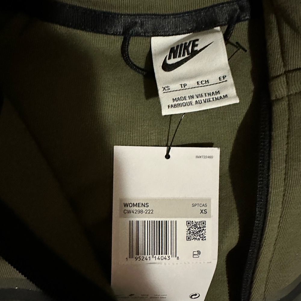 Brand NEW Nike Pro Tech Set